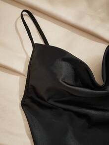 Charlaine Camisón elegante de mujer con escote en pico de unicolor - Negro - Ver 4