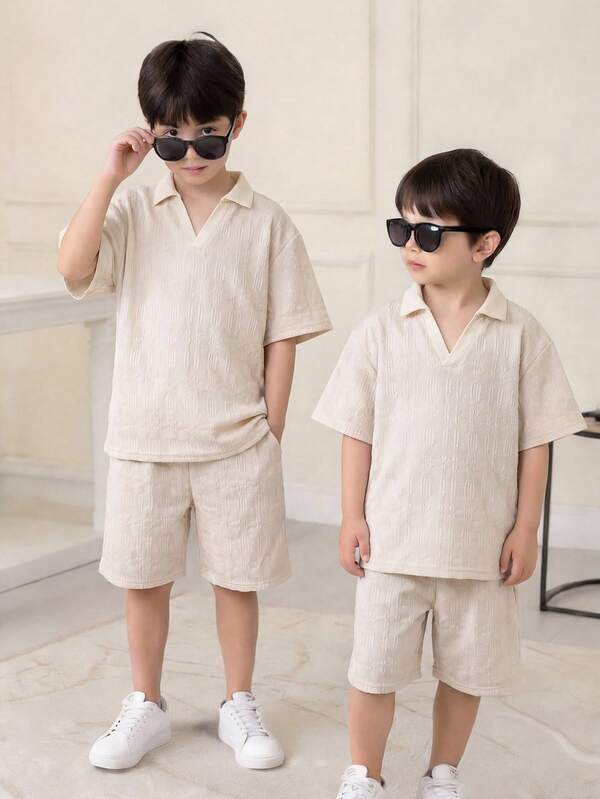 SHEIN 2pcs Tween Boy Textured Fabric Polo Shirt With Collar & Zipper And Textured Fabric Shorts Set, Comfortable Casual Vacation Style Suitable For Outdoor Play, Street Photography, Party, City Walk