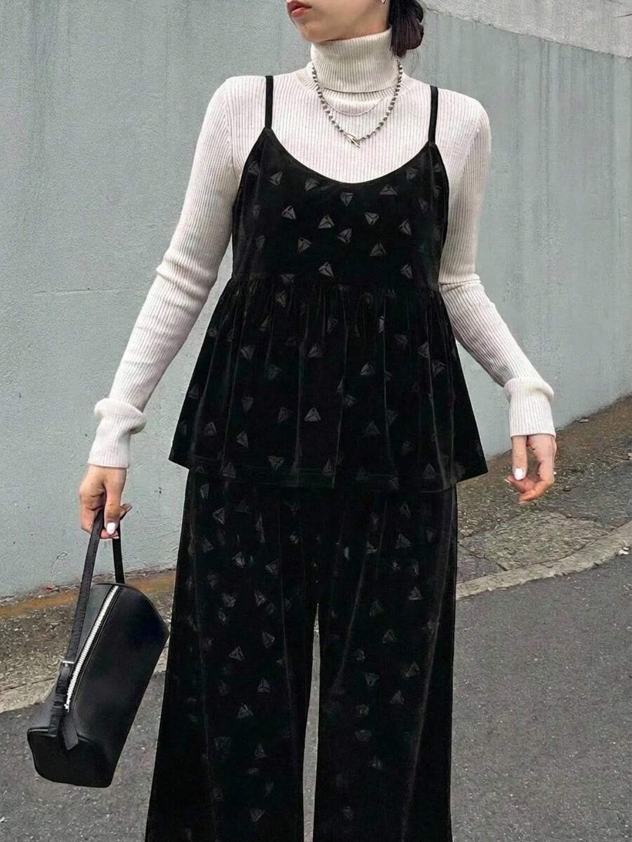 FRIFUL 女士纯色丝绒棕色上衣搭配吊带背心，松紧腰直筒裤，休闲百搭两件套，秋冬夏季家居服套装 - 黑色 - 查看 1