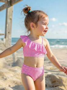 SHEIN 女童条纹可爱不对称荷叶边吊带泳衣套装，粉白条纹，荷叶边可调节肩带两件式泳衣，适合夏季度假、海滩、游泳池、夏季派对、休闲玩耍 - 淺粉色 - 查看 8