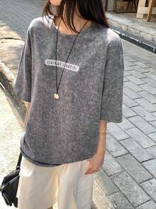 DAZY Áo thun nữ tay ngắn cổ tròn in họa tiết tối giản - Xám - Xem 3