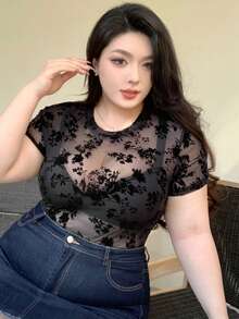 Dazy Plus 大码圆领蕾丝透视短款女式上衣，春夏精致蕾丝透视上衣，适合俱乐部复活节穿着 - 黑色 - 查看 5