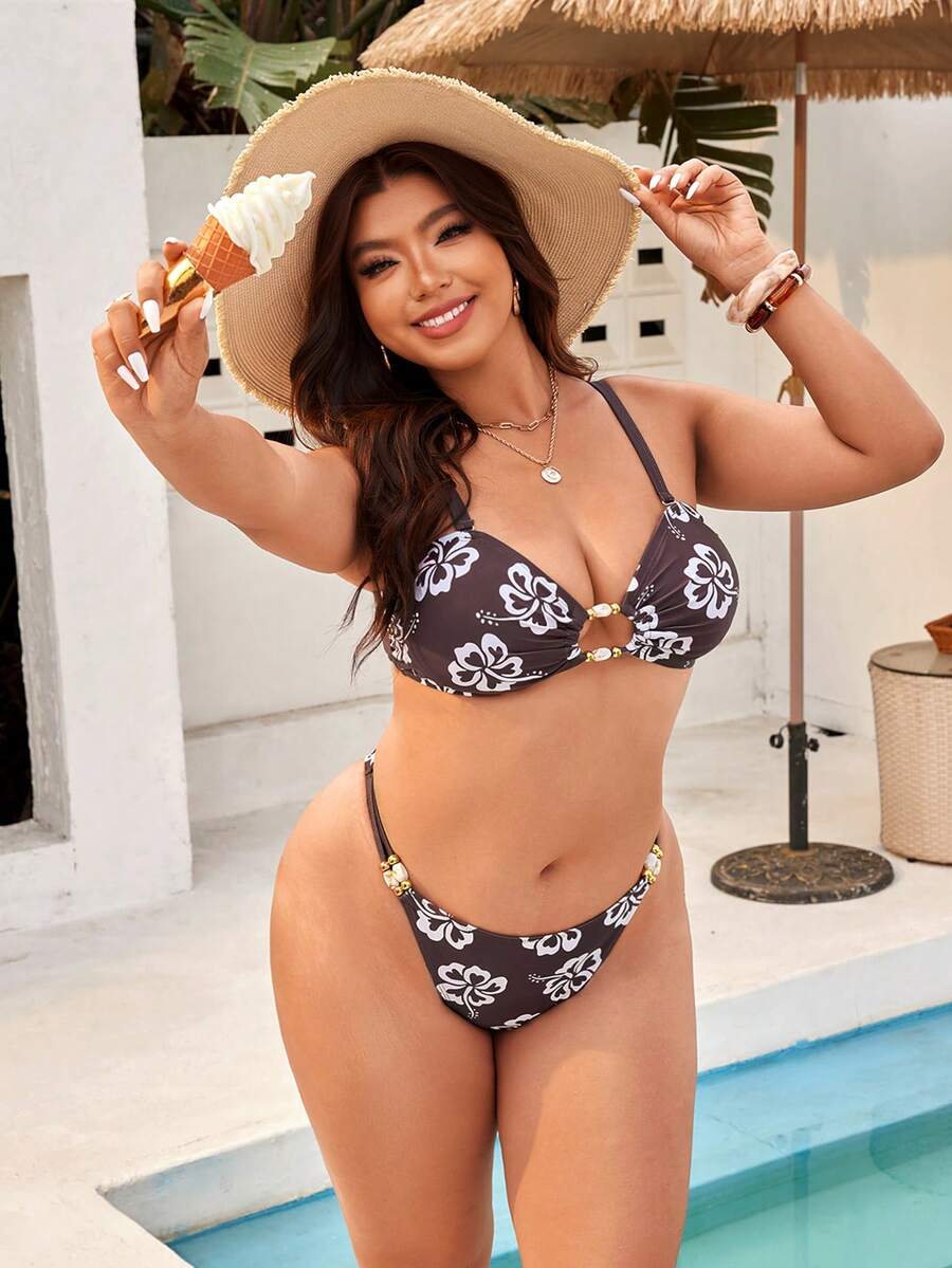 Swim Vcay 大码女式两件套热带花卉随机印花串珠装饰上衣和高腰三角泳裤，性感沙滩度假休闲比基尼泳装 - 彩色 - 查看 1
