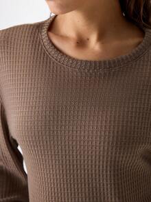 落肩华夫格针织上衣、吊带背心和短裤休闲套装，含T恤，舒适优雅的家居服，秋冬服装 - 摩卡棕 - 查看 7