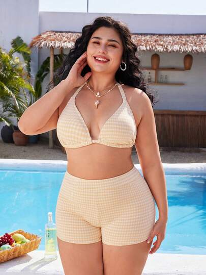 Swim Mod Conjunto de bikini de talla grande para mujer con top halter a cuadros amarillos y shorts de cintura alta