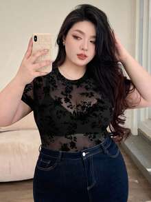 Dazy Plus 大码圆领蕾丝透视短款女式上衣，春夏精致蕾丝透视上衣，适合俱乐部复活节穿着 - 黑色 - 查看 3