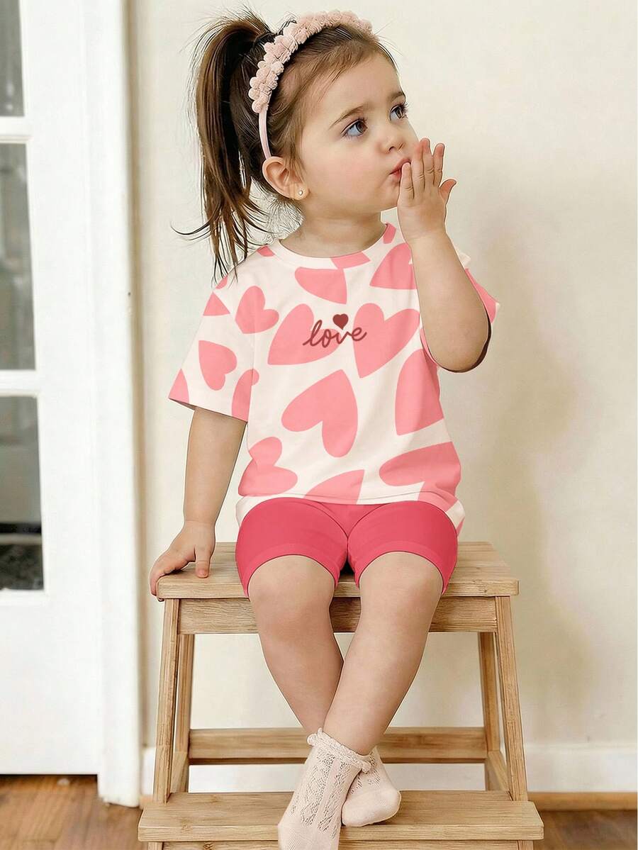 2件套女婴可爱抽象爱心吐司纹理印花宽松圆领短袖T恤和休闲短裤，适合春夏日常穿着、外出、居家、度假、情人节等场合。 - 彩色 - 查看 1