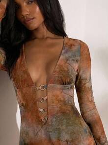 Opulessa 女士度假针织网眼印花V领长袖修身镂空迷你连衣裙 - 彩色 - 查看 5