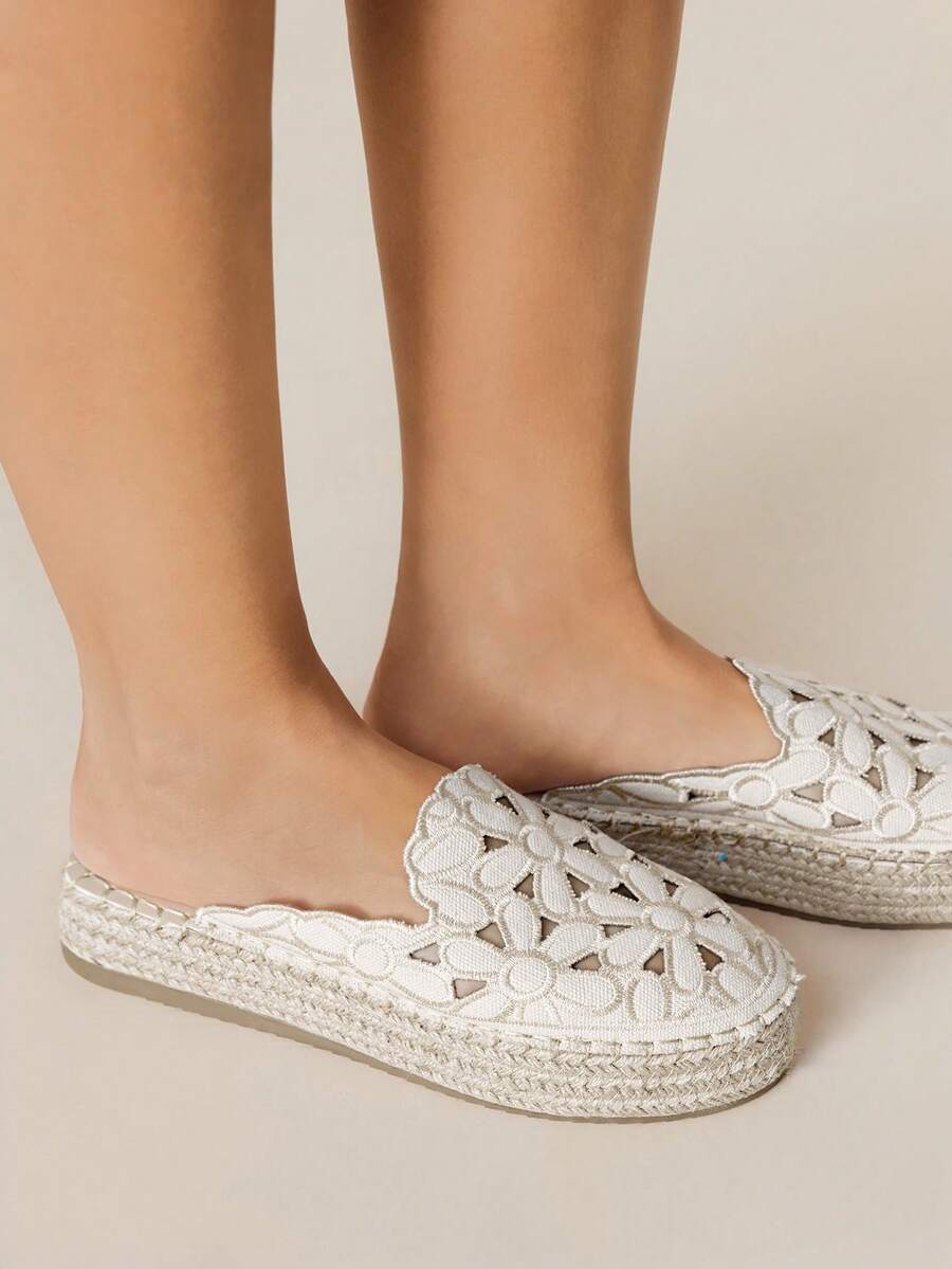 Styleloop Giày mules hở mũi thêu hoa phong cách Bohemian dành cho nữ - Màu be - Xem 1