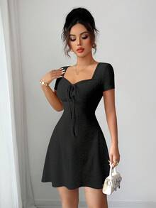 Elenzga 夏季新款针织提花性感修身蝴蝶结腰短款连衣裙，奶油黄色 - 黑色 - 查看 2