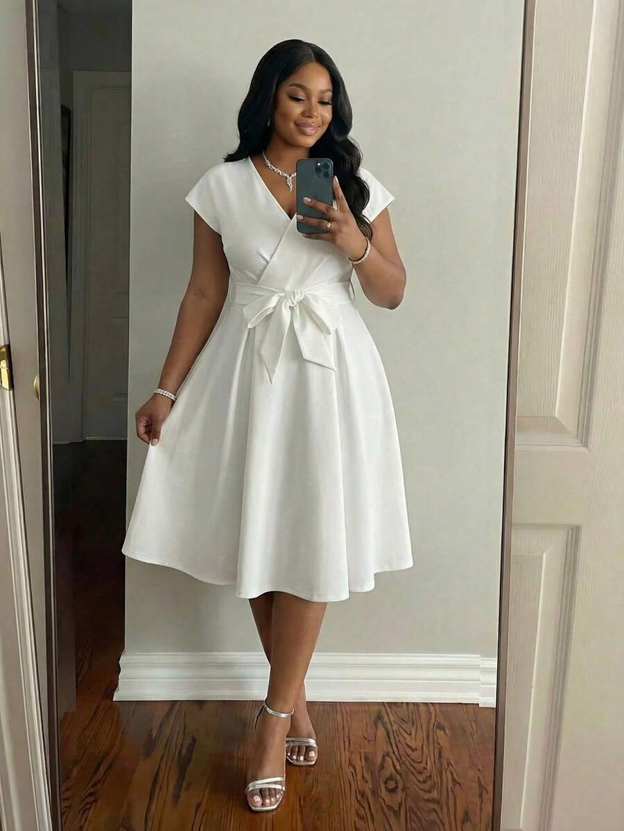 SHEIN Lady 大码腰带夏秋冬蝴蝶结腰身设计小众时尚女士连衣裙大码连衣裙 - 白色 - 查看 1