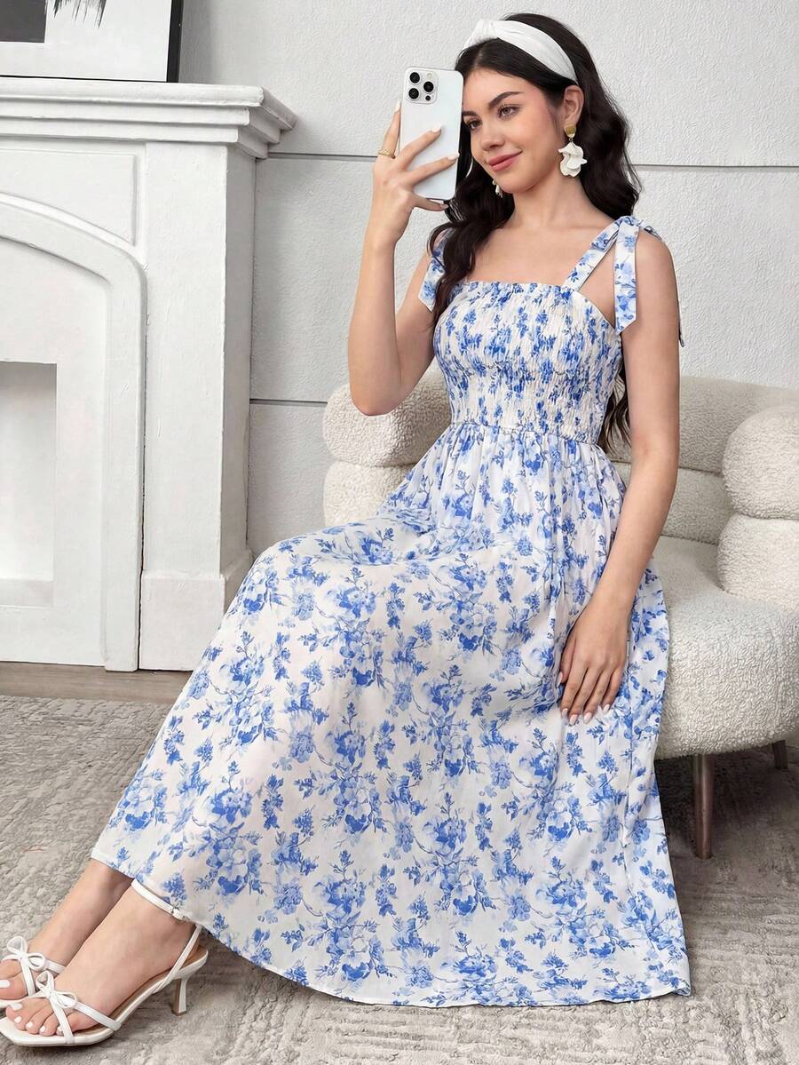 SHEIN 少女春夏吊带系腰修身印花连衣裙/度假/假日/海滩/海边/优雅 - 藍白色 - 查看 1