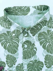 Manfinity Swimmode Conjunto de camisa y pantalones cortos con estampado de plantas para vacaciones casuales de hombre - Verde militar - Ver 4