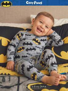 BATMAN X Cozy Pixies 男婴贴身睡衣套装，蝙蝠图案柔软针织圆领长袖上衣和松紧腰长裤，2件套 - 彩色 - 查看 1