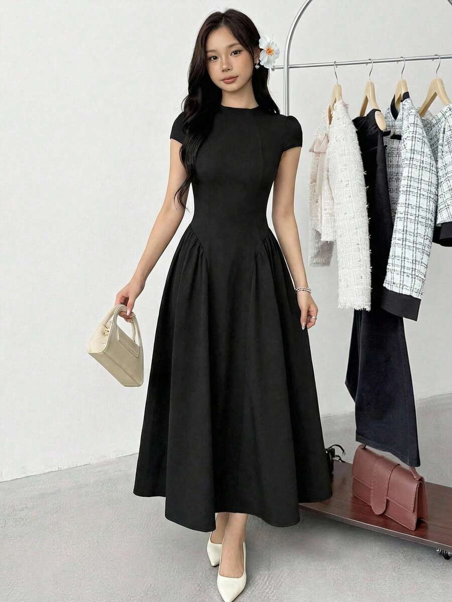 SHEIN Đầm suông màu trơn đơn giản thoải mái tối giản cho bé gái tuổi teen - màu đen - Xem 1