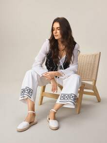 Styleloop 女款時尚圓頭杏色刺繡鏤空透氣帆布繩底休閒戶外度假輕量平底樂福鞋 - 白色 - 查看 2