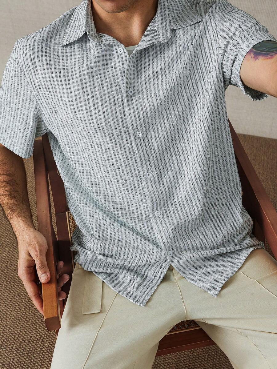 HUEFORM 男士休闲精致通勤及日常竖条纹短袖衬衫 - 白色 - 查看 1