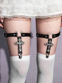 Black bull head cross stocking clip