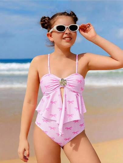 SHEIN Tween Girls Tankinis, Girls' Swimwear, Halter Top Style, Vacation, Casual, Cute Style, Pink Two Pieces Swimwear, Bow-Tie Striped Print, Knitted Fabric, Double-Shoulder Halter Top With Metal Flower Decoration On The Chest, Two Pieces Set, Halter Top Paired With Briefs, Fashionable, Casual, Exquisite, Gorgeous, Ladylike, Suitable For Swimming, Summer Vacation, Summer Beach, Seaside Pool, Swimming Pool, Summer Party, Leisure Vacation.