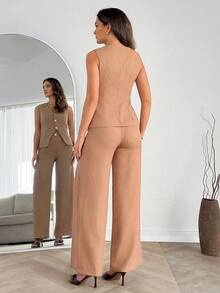 EURMUSE Bộ đồ hai mảnh thanh lịch dành cho nữ, màu be, gồm áo vest không tay cài cúc, áo cổ chữ V ôm dáng và quần ống rộng, chất liệu vải có họa tiết. - Lạc đà - Xem 3