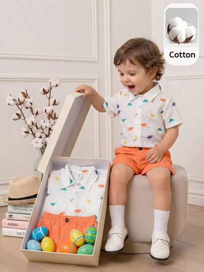 SHEIN Set de 2 piezas de camisa de manga corta con estampado de dinosaurio colorido y pantalones cortos naranja, conjunto casual de verano para bebé recién nacido niño/niña
