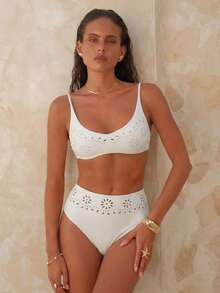 Swim Chiccia 新款镂空激光切割镂空设计泳衣 - 白色 - 查看 1