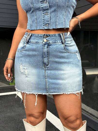 SHEIN ICON Plus Size Women Pocketed Distressed Frayed Hem Casual Denim Mini Skirt
