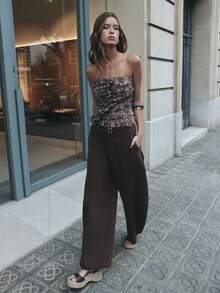 Nöista Top bandeau sin tirantes con detalle de volantes en diagonal en la parte delantera - Rosa Roja - Ver 5