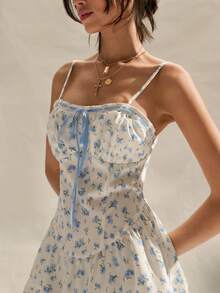 Easelle Đầm ngắn hai dây họa tiết hoa nhí màu xanh dương dành cho nữ - Xanh và trắng - Xem 5