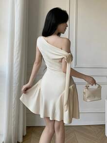 Celisse 收腰修身肩部系带迷你连衣裙 - 白色 - 查看 2