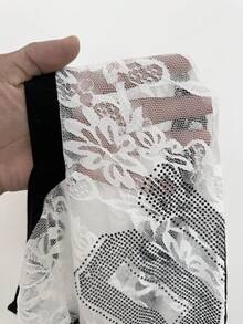 SHEIN EZwear 白色蕾丝水钻装饰T恤，学院风女款 - 黑與白 - 查看 6