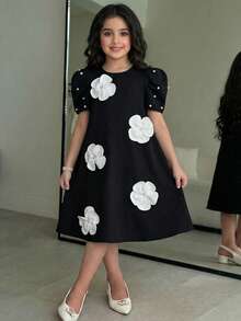 SHEIN Tween Girls' Cute Elegant Party Summer Black And White A-Line Dress,Floral Decor Bubble Sleeve Solid Color Back To School Casual Daisy Dress - Black - View 3