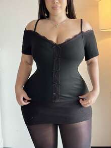 Vibekara t-shirt slim à une épaule, volants, patchwork et nœud papillon à la taille, grande taille et sexy - Noir - Voir 4