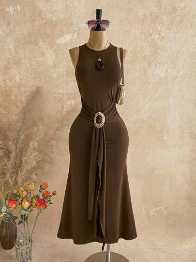 Soleia Bộ sưu tập Xuân/Hè mới về, trang phục thường ngày đi nghỉ mát, phong cách miền Tây, trang phục dự đám cưới, lễ tốt nghiệp, tiệc brunch, ngày lễ Thánh Patrick, kỳ nghỉ xuân, lễ Phục Sinh, lễ hội âm nhạc. Đầm phong cách Bohemian thanh lịch, nhiệt đới với điểm nhấn kim loại, xếp nếp, hở lưng, đuôi cá, chất liệu dệt kim màu nâu.