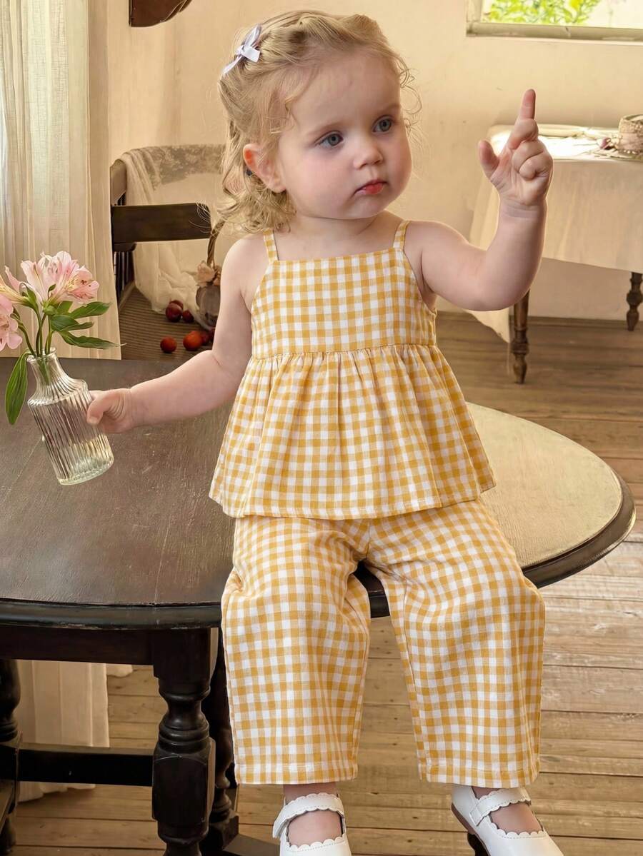 SHEIN Conjunto de top de tirantes a cuadros y pantalones de cintura elástica para bebé niña, verano - Amarillo - Ver 1