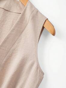 Franclia 2026新款春夏无袖收腰外套，简约通勤风V领开衫设计，收腰设计，侧边口袋，无袖廓形，女士卡其色风衣 - 卡其色 - 查看 5