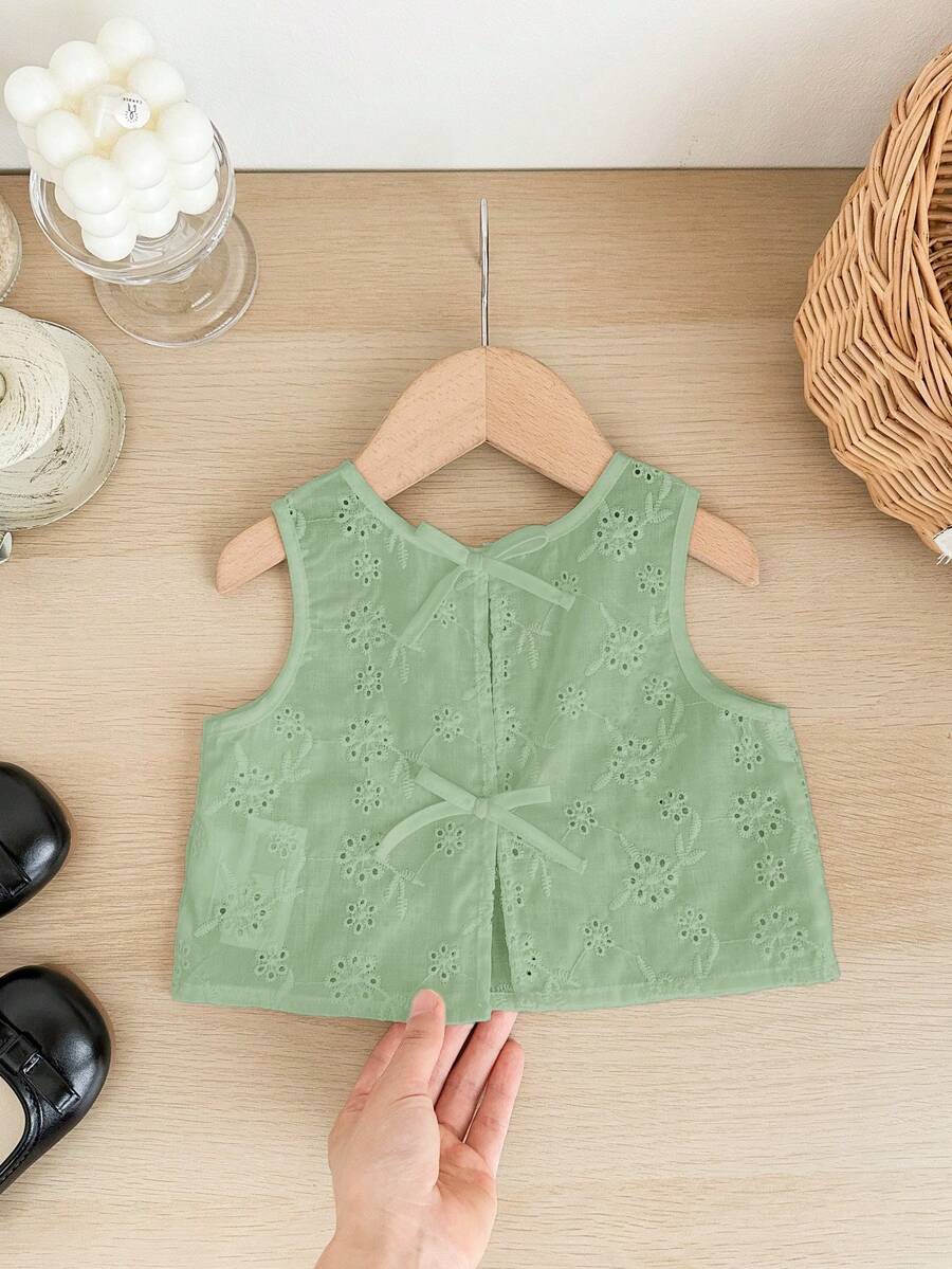 SHEIN LMoss Kids 女婴可爱夏季休闲百搭白色刺绣花卉吊带衫 - 綠色 - 查看 1