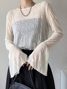 FRIFUL 女款圓領蕾絲布料修身喇叭袖純色休閒T恤 夏季長袖 - 杏色 - 查看 6