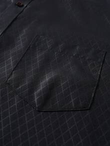 Manfinity Mode 大尺碼男士純色單排扣休閒口袋短袖襯衫，正式款 - 黑色 - 查看 7
