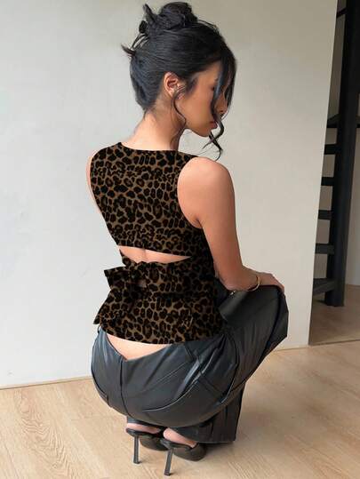 Aloruh Women's Backless Vintage Leopard Print Bow Decor Sleeveless Blouse, Suitable For Commuting, Daily Wear, Vacation, Beach, Chic Outings