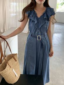 DAZY 女士休闲牛仔连衣裙，V领，纽扣设计，荷叶边下摆 - 藍色 - 查看 4