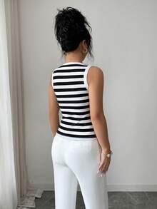 SHEIN Elenzya Áo tank top nữ dáng ôm, thanh lịch, màu đen trắng, thích hợp mặc hàng ngày vào mùa xuân/hè. - Đen và trắng - Xem 2