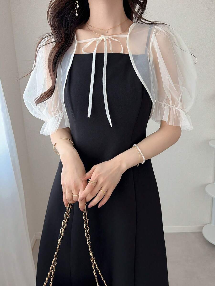 FRIFUL Bộ đồ hai mảnh tay ngắn ngọt ngào dành cho nữ, gồm váy hai dây và áo sơ mi tay cánh hoa buộc eo, thích hợp mặc ở nhà vào mùa hè. - màu đen - Xem 1