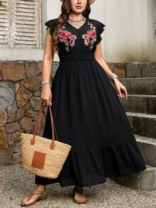 SHEIN LUNE Vestido Longo com Bainha Fluida em Tecido Texturizado Plus Size, Vestido de Verão Traje de Formatura 4 de Julho Branco - Preto - Visão 3