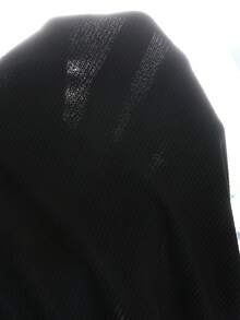 SHEIN 这是一套包含两件单品的套装：一件女童修身圆领短袖针织条纹T恤，T恤正面绣有“NEW YORK”字样；套装还包括一条宽松直筒裤，配有松紧腰带——非常适合女孩在春夏日常休闲穿着。 - 深灰色 - 查看 3