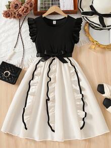 SHEIN Vestido casual de niña con parches de punto de unicolor, tejido con volantes en el bajo de contraste - Blanco y Negro - Ver 2