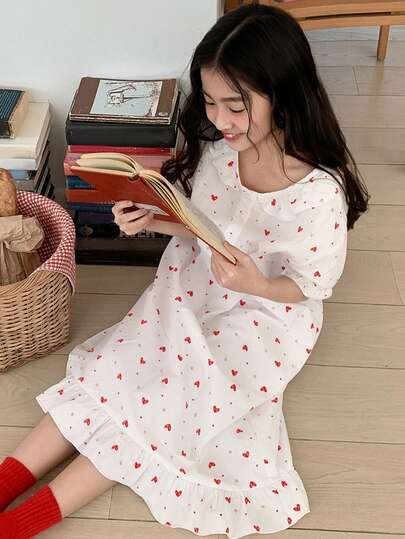 Dazy Kids Tween Girl Heart Pattern Button Design Short Petal Sleeve Casual Dress