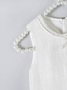 SHEIN Glamorique Kids 女婴优雅蝴蝶结3D花朵装饰无袖连衣裙，适合花童、婚礼、派对、生日、度假、夏季拍照等场合 - 白色 - 查看 4