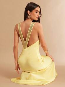 Silquee 女士V领无袖性感串珠装饰连衣裙，春夏款 - 黃色 - 查看 7