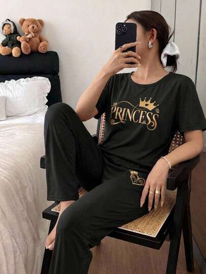 Conjunto De pijama set de 2 Piezas - Camiseta de Manga Corta y cuello redondo con Estampado de Corona "Princess" y Pantalones Largos de Cintura Elástica para mayor comodidad y mejor ajuste para cualquier figura Comoda Ligera y Suave al tacto